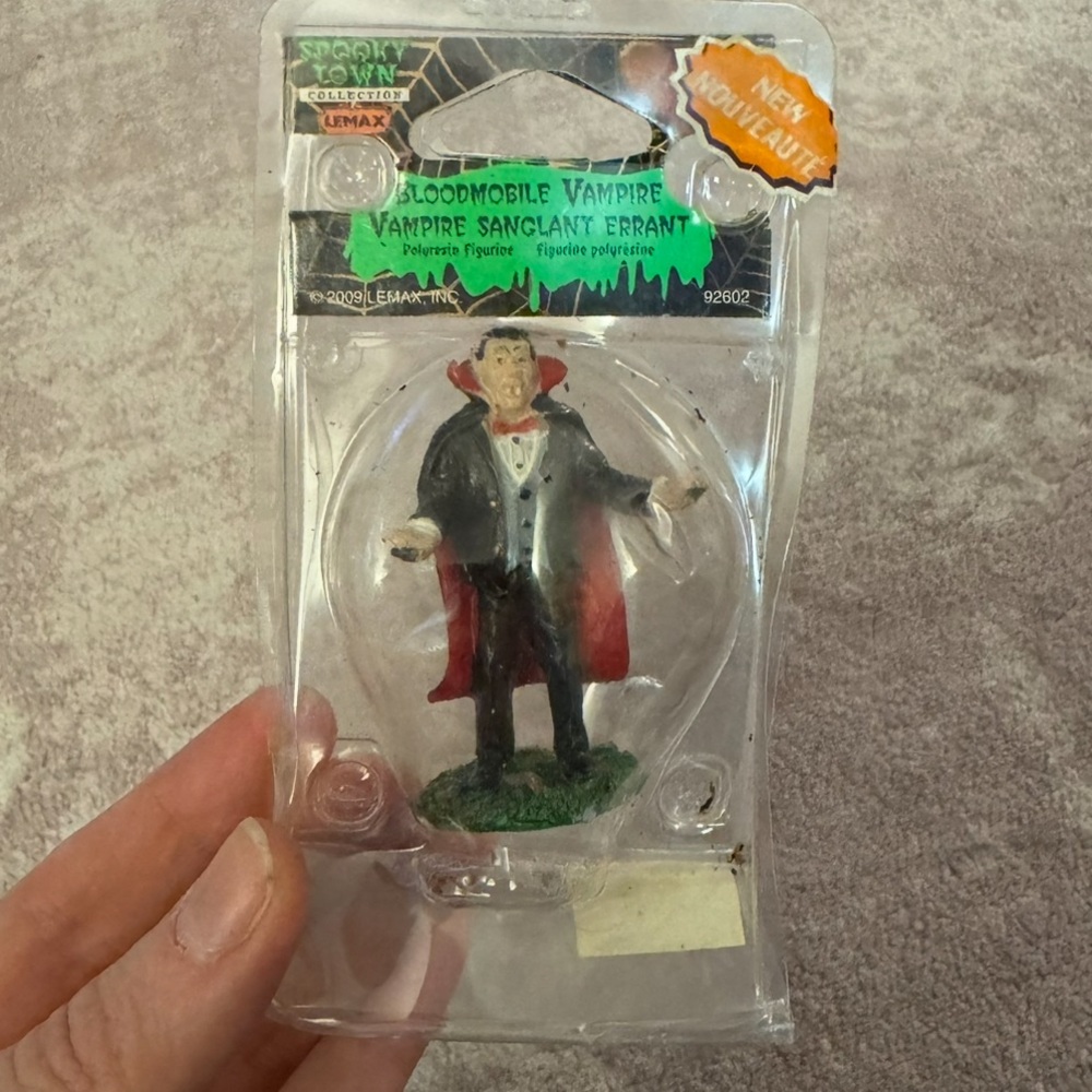 Lemax 2009 Spooky Town Blood Mobile Vampire Dracula Halloween #92602 NEW RARE